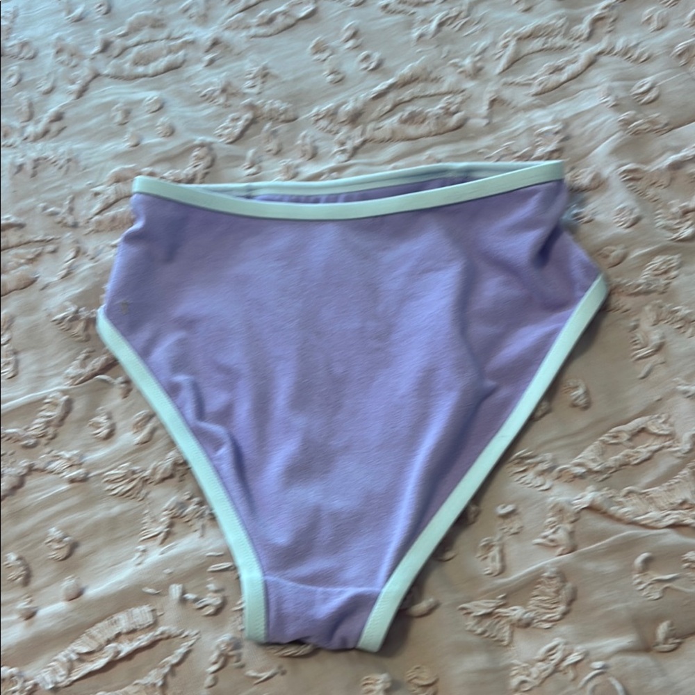 Lavender Kona Sol Bikini Set with white Trim Size Small - Picture 6 of 6